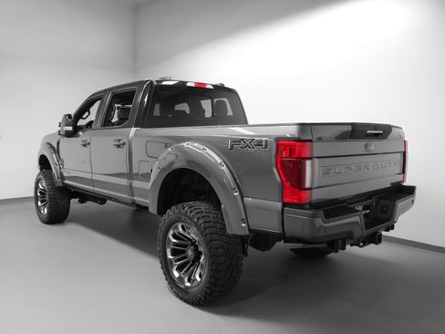 Used 2022 Ford F250 Lariat w/ Black Appearance Package AWD/4WD image 3