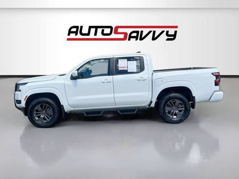 Used 2025 Nissan Frontier SV AWD/4WD image 4