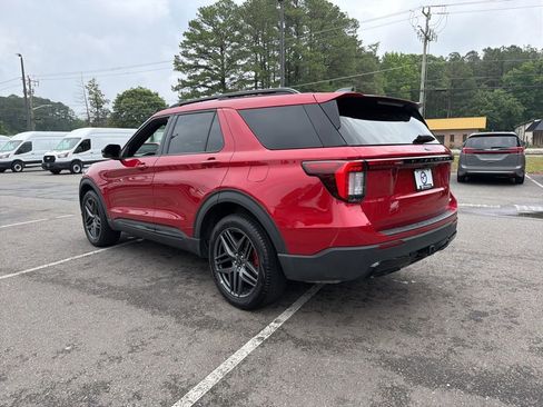 Used 2025 Ford Explorer ST-Line w/ ST-Line Street Pack AWD/4WD image 7