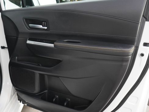Used 2026 Toyota Sienna XLE Woodland Edition AWD/4WD image 9