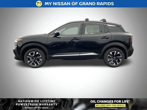 New 2026 Nissan Kicks SV image 3