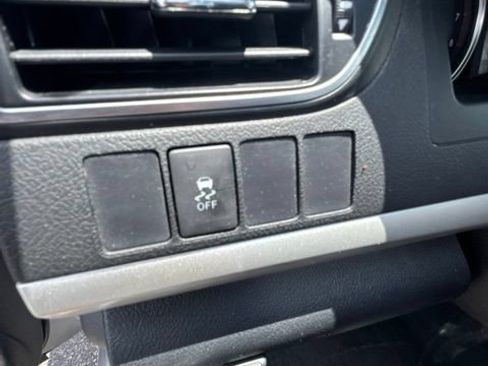 Used 2015 Toyota Camry SE FWD image 16