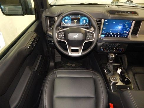 New 2025 Ford Bronco Outer Banks w/ Sasquatch Package image 12
