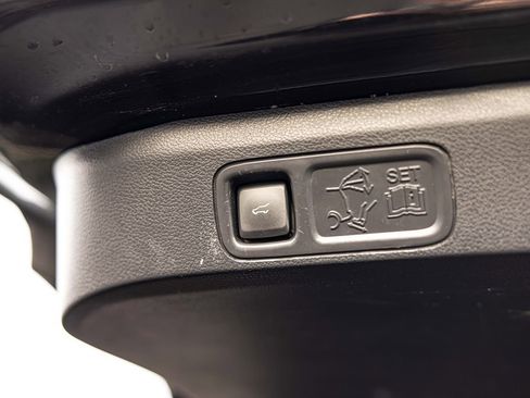 Used 2023 Lincoln Navigator Reserve AWD/4WD image 16