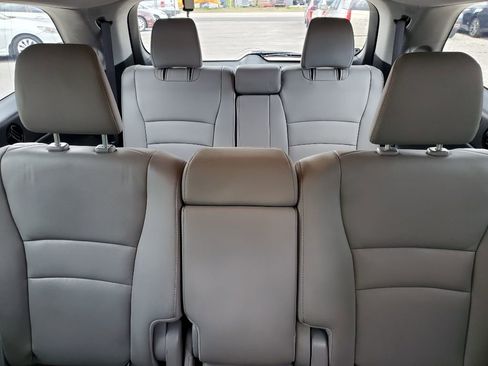 Used 2016 Honda Pilot Touring image 19