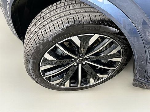 Used 2026 Volvo XC90 B5 Plus w/ Protection Package Premier AWD/4WD image 23