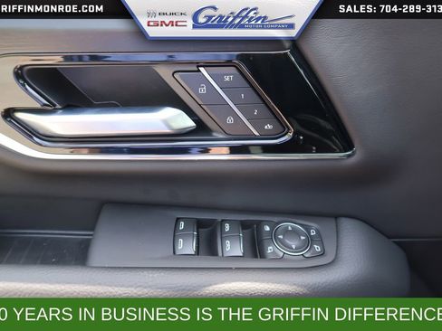 New 2026 GMC Yukon XL Denali w/ Denali Reserve Package AWD/4WD image 13