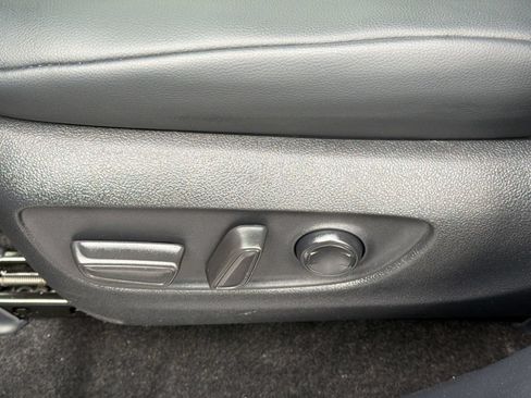 Used 2026 Toyota Highlander XLE AWD/4WD image 14