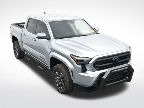 Used 2025 Toyota Tacoma SR5 image 22