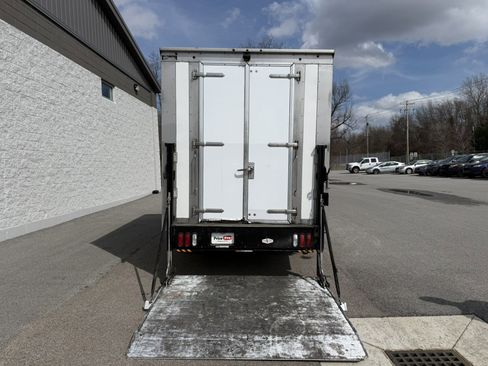 Used 2019 Ford E-350 and Econoline 350 Super Duty w/ Power Windows & Locks Group image 9