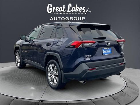 Used 2021 Toyota RAV4 XLE Premium image 3