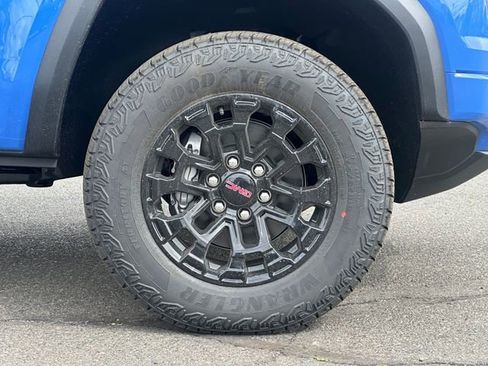 New 2026 GMC Canyon Elevation w/ Convenience Package AWD/4WD image 9