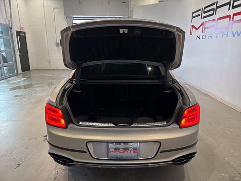 Used 2022 Bentley Flying Spur V8 image 56