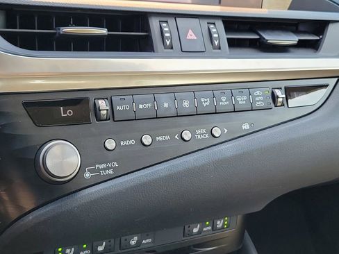 Used 2021 Lexus ES 350 w/ Premium Package FWD image 25