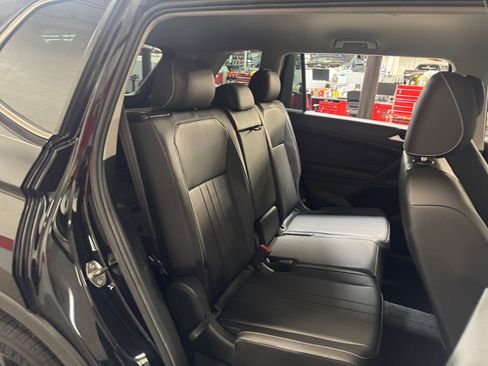Used 2023 Volkswagen Tiguan SE FWD image 17