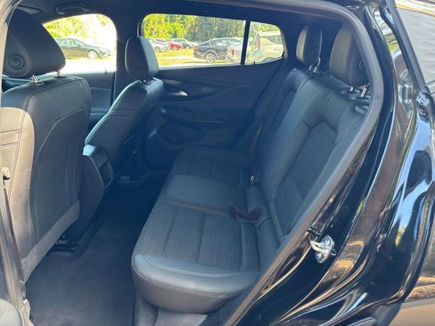 Used 2025 Buick Envista Preferred FWD image 28
