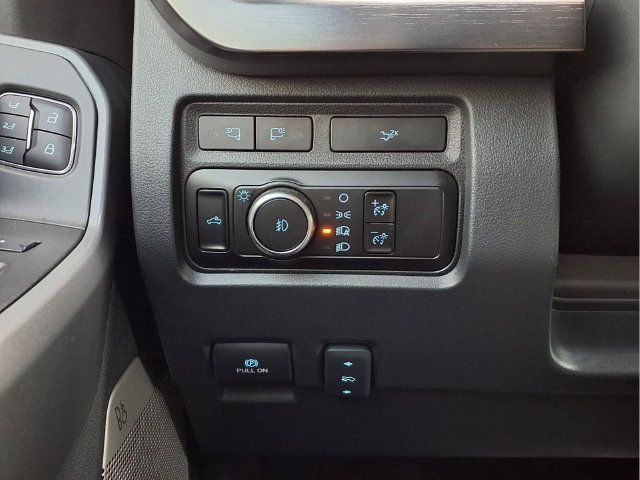 Used 2023 Ford F250 Lariat w/ Lariat Ultimate Package AWD/4WD image 13