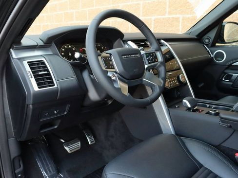 Certified 2024 Land Rover Discovery Dynamic SE AWD/4WD image 13