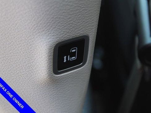 Used 2023 Chrysler Voyager LX image 27