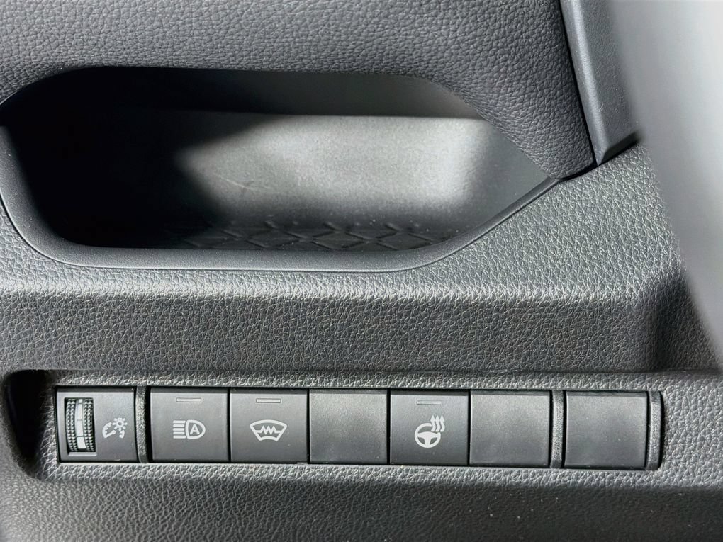Used 2025 Toyota RAV4 SE w/ Weather Package AWD/4WD image 15