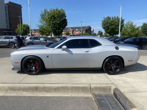 Used 2023 Dodge Challenger SRT Hellcat w/ Driver Convenience Group RWD image 8