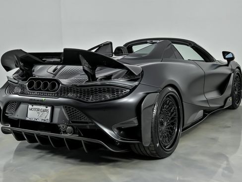 Used 2022 McLaren 765LT image 14