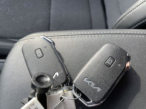 Used 2024 Kia Seltos S AWD/4WD image 33