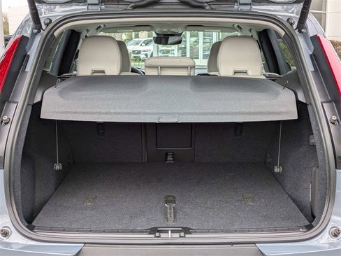 Used 2023 Volvo XC40 B5 Ultimate image 13
