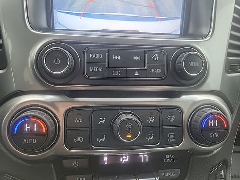 Used 2017 Chevrolet Suburban Premier image 18