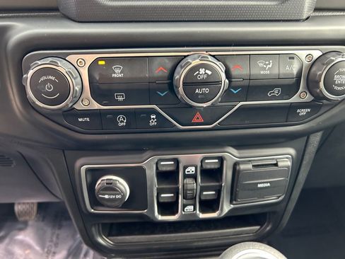 Used 2021 Jeep Wrangler Unlimited Sport image 36