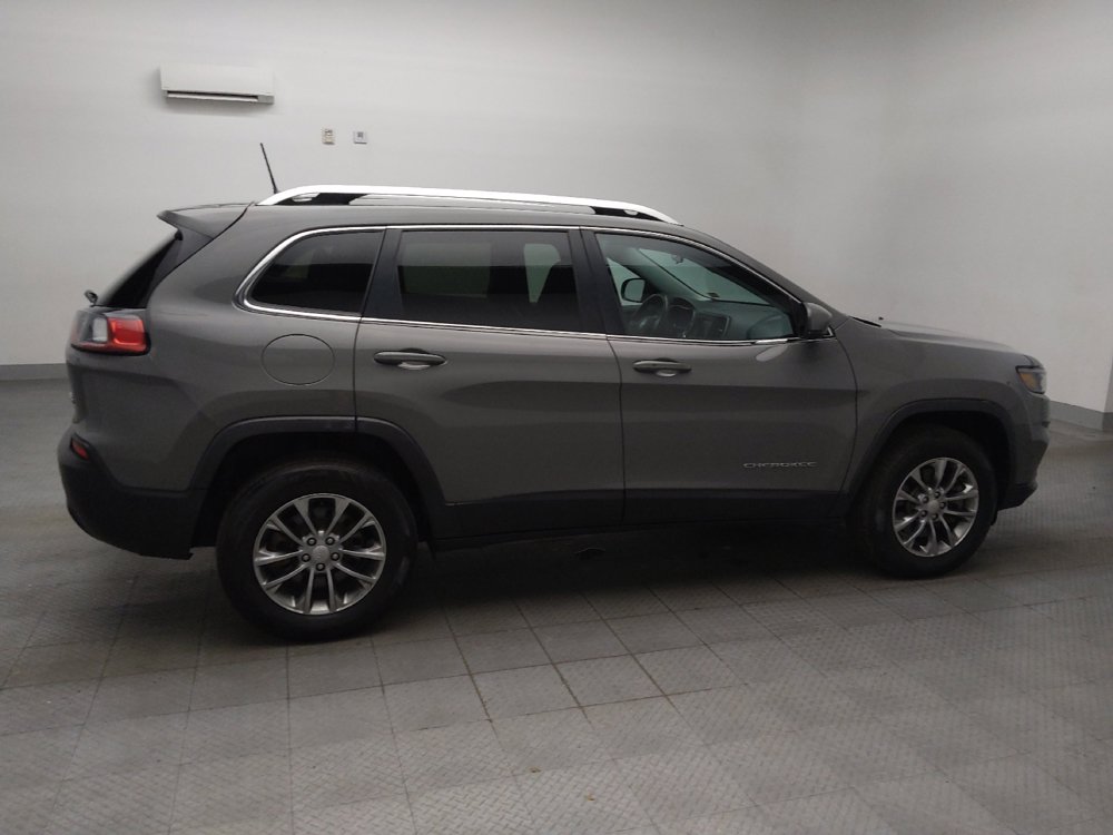 Used 2019 Jeep Cherokee Latitude Plus w/ Cold Weather Group AWD/4WD image 10