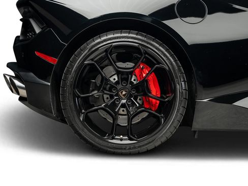 Used 2017 Lamborghini Huracan LP 580-2 RWD image 29