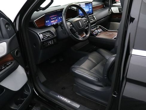 Used 2024 Lincoln Navigator L Reserve AWD/4WD image 21