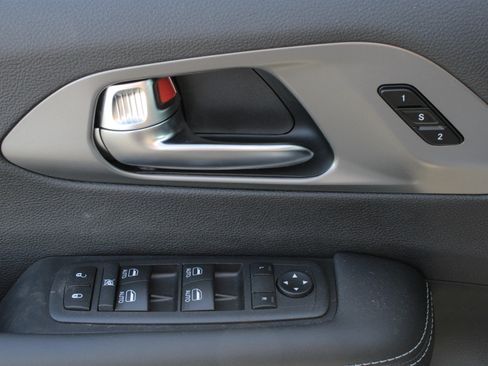 New 2026 Chrysler Pacifica Select image 7