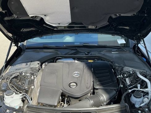 Used 2025 Mercedes-Benz C 300 4MATIC Sedan image 32
