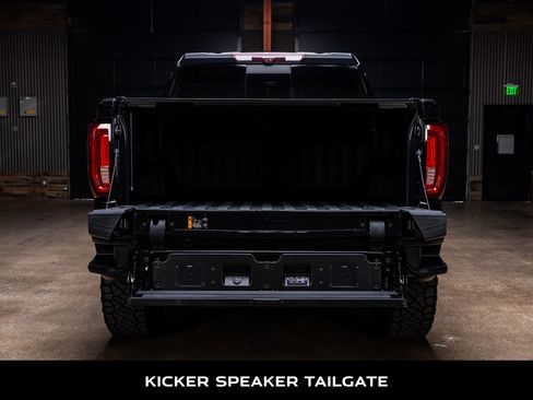 Used 2022 GMC Sierra 1500 AT4 w/ AT4 Premium Package image 9