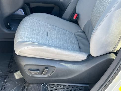 Used 2024 Toyota Sienna LE image 17