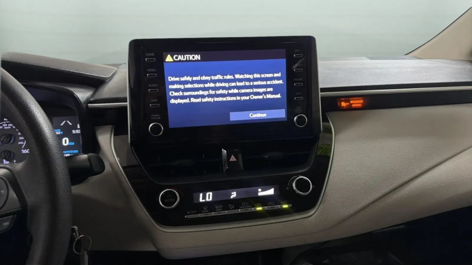 Used 2020 Toyota Corolla LE w/ Carpet Mat Package (TMS) FWD image 13