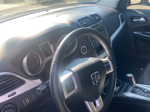 Used 2016 Dodge Journey SE w/ Flexible Seating Group FWD image 12