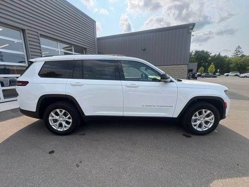 Used 2023 Jeep Grand Cherokee L Limited AWD/4WD image 4