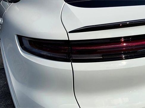 New 2025 Porsche Cayenne Coupe image 19