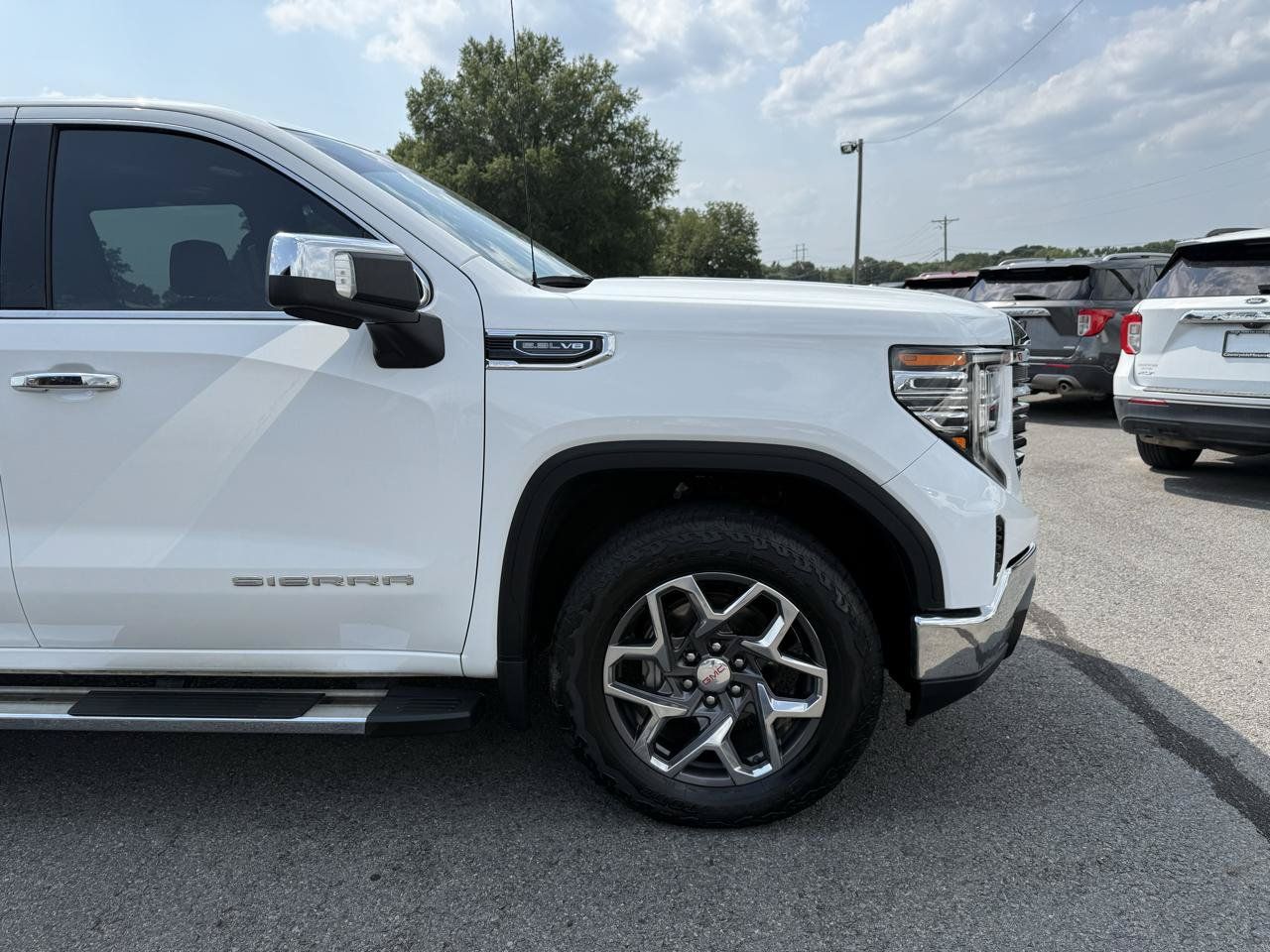 Used 2022 GMC Sierra 1500 SLT w/ SLT Premium Package AWD/4WD image 42