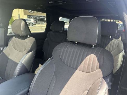 Used 2025 Hyundai Palisade Calligraphy AWD/4WD image 17