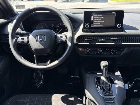 Used 2024 Honda HR-V Sport image 3
