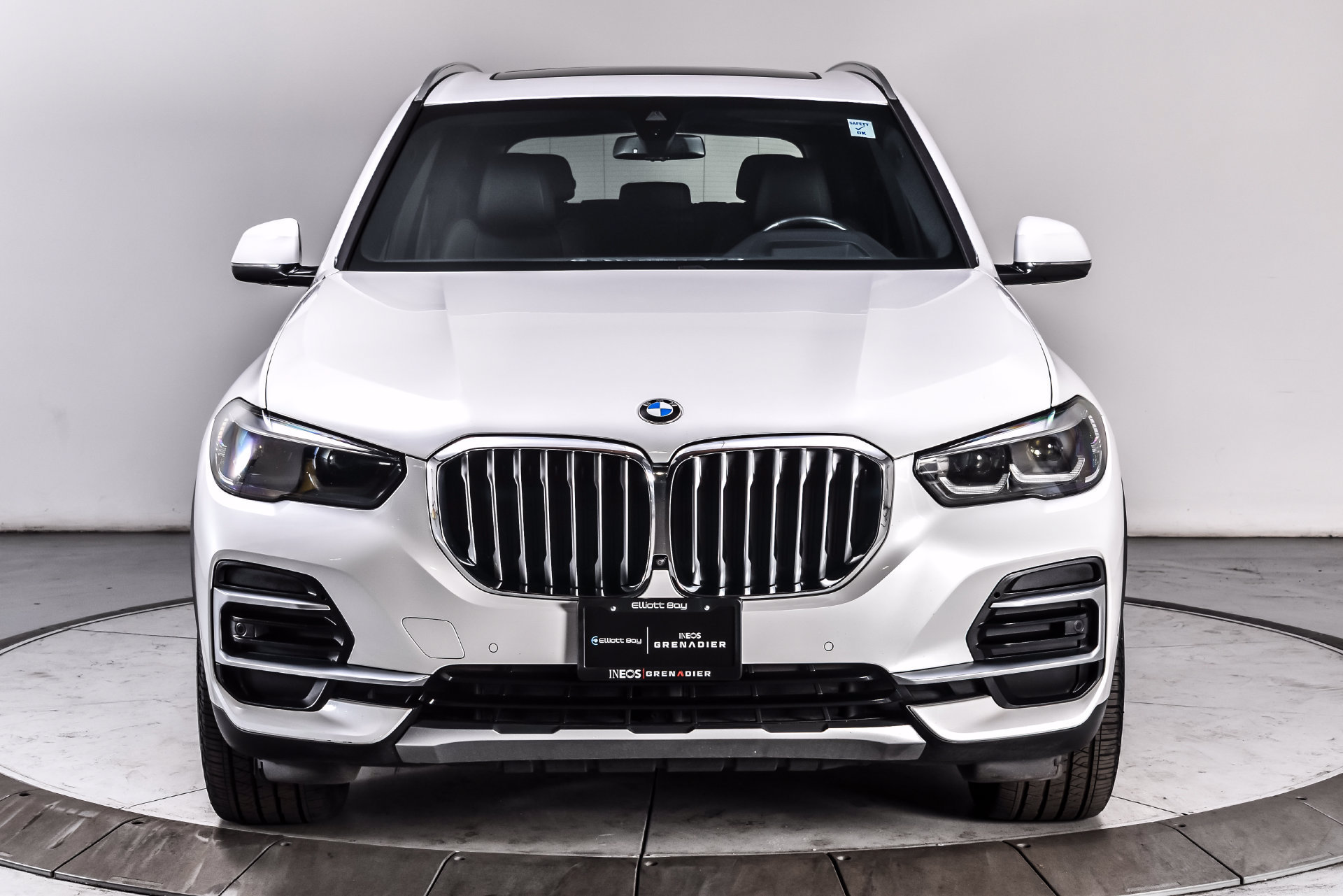 Used 2022 BMW X5 xDrive40i w/ Premium Package AWD/4WD image 2