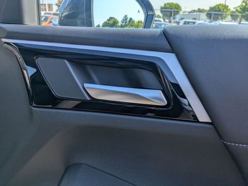 New 2025 Mitsubishi Outlander SE image 33