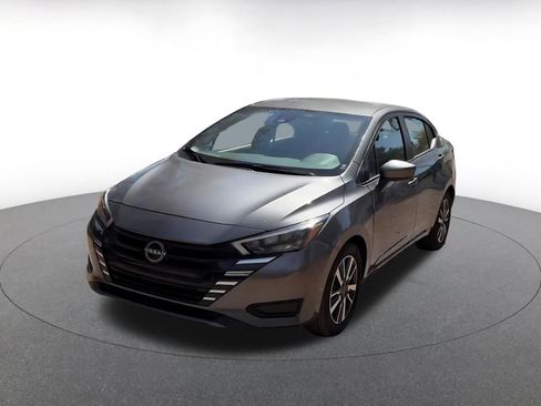 Used 2025 Nissan Versa SV image 7