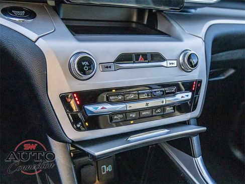 Used 2024 Ford Explorer XLT w/ Equipment Group 202A image 29