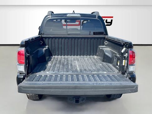 Used 2021 Toyota Tacoma Limited AWD/4WD image 27