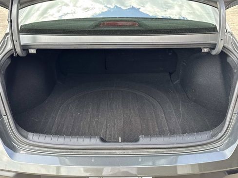 Used 2025 Hyundai Elantra SEL image 12